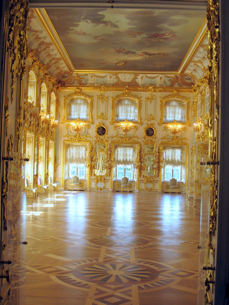 PeterhofBallroom.JPG